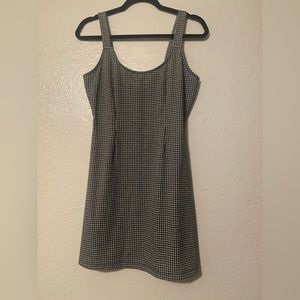 Mini dress from forever 21. Size Medium. Black white color.